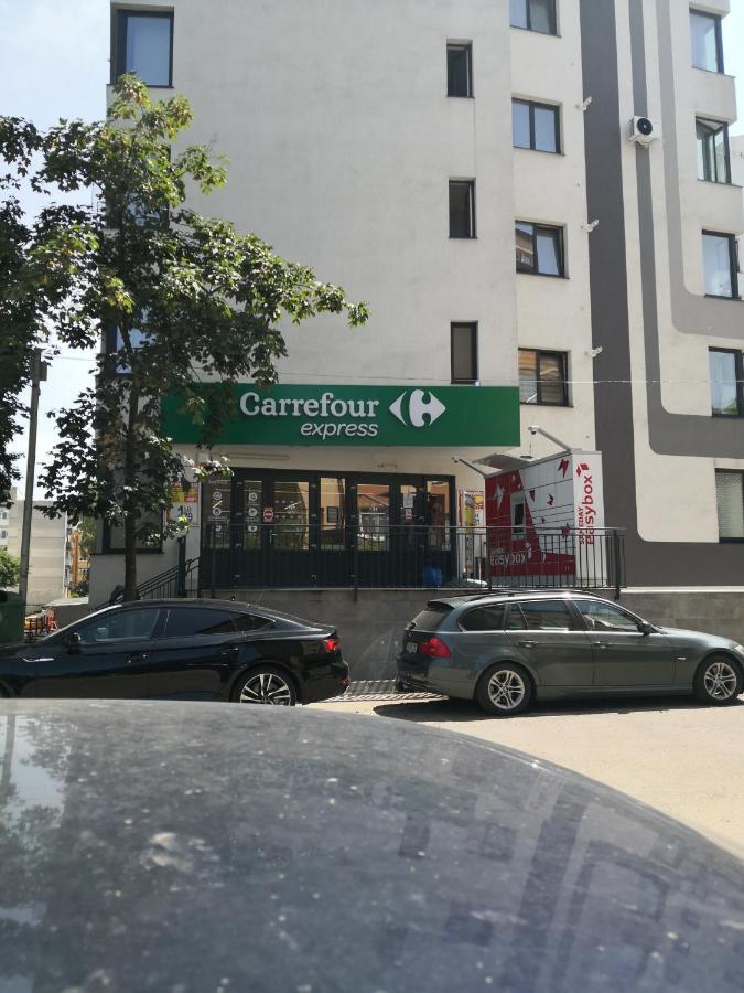 Apartament De Lux White&Red Suceava Exterior photo